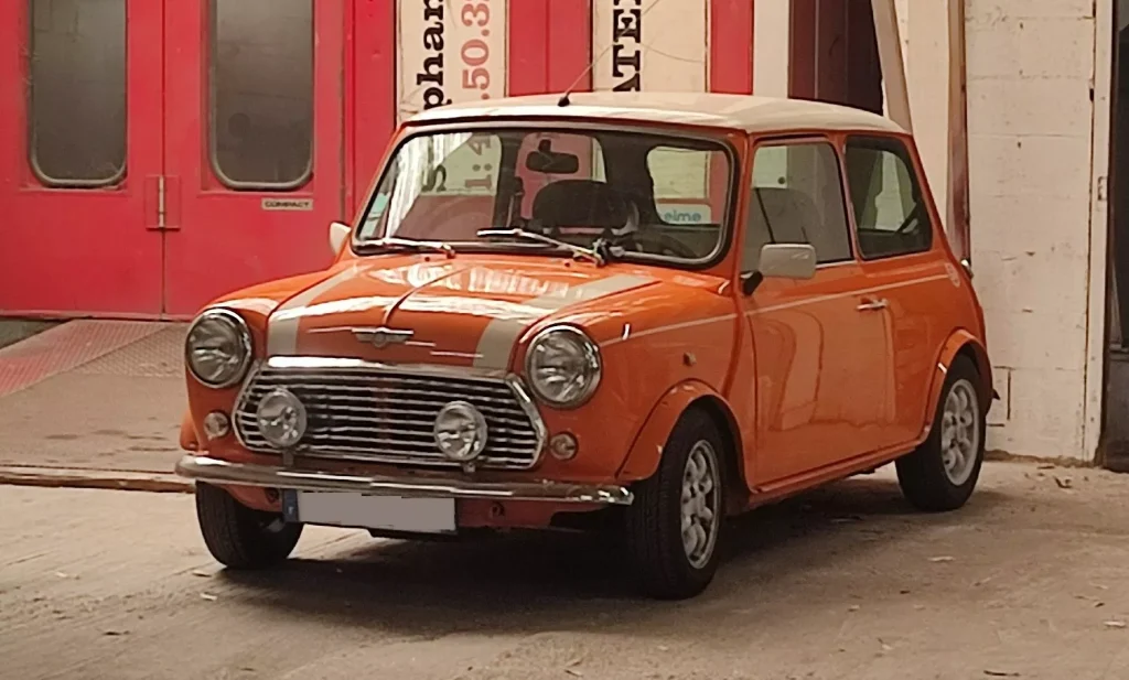 Austin Mini 1275 en révision complète au garage AutoRosati