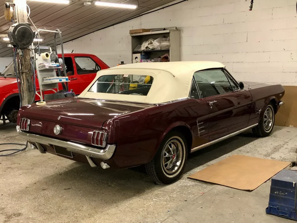 Ford Mustang Cabriolet en entretien au garage AutoRosati
