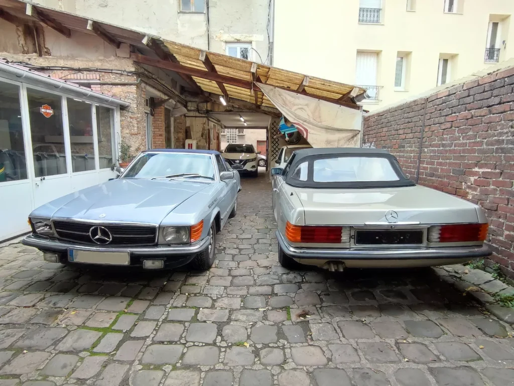 2 Mercedes SL280 R107 se croisent au garage Autorosati