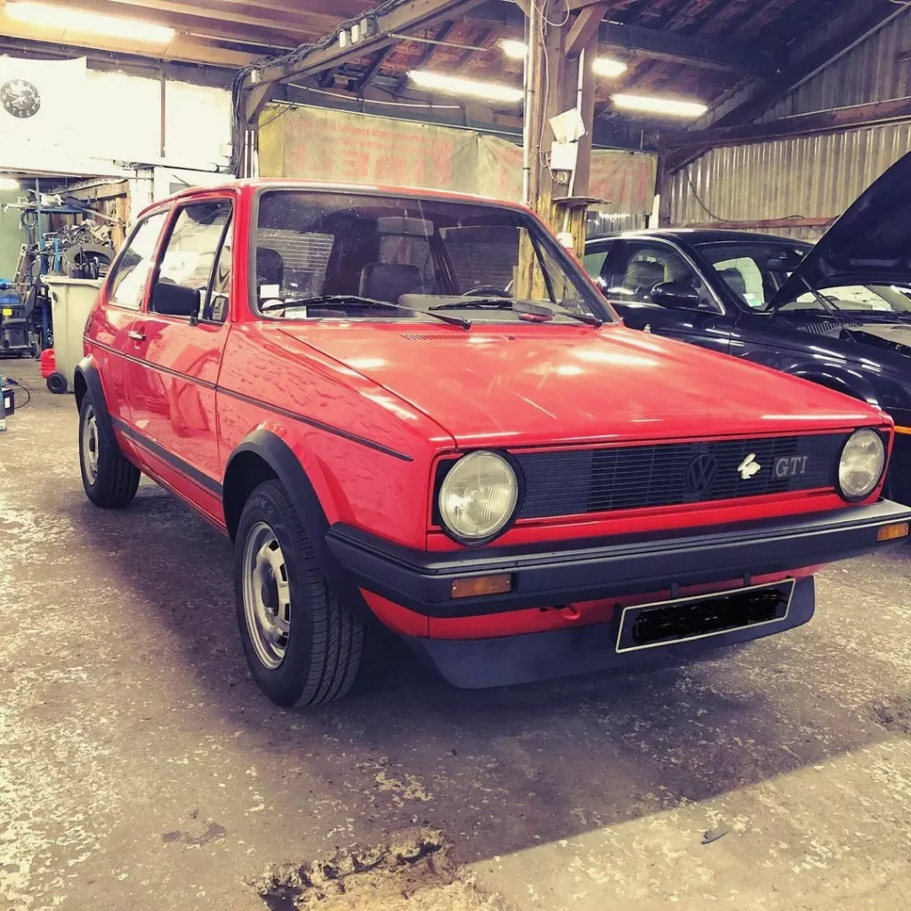 Volkswagen Golf Rabbit GTI mk1 serie1 rouge